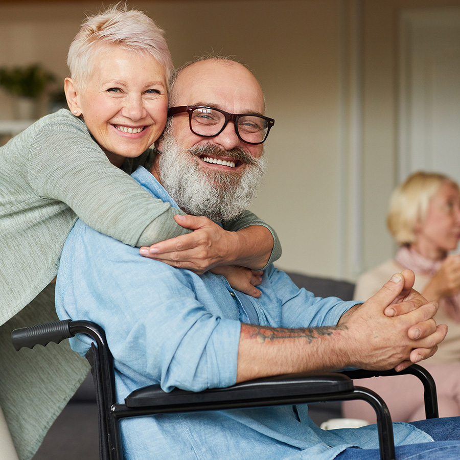 Senior loving couple 7gqafkn2.jpg